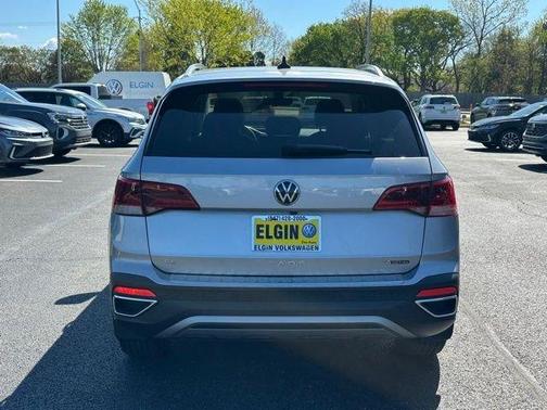 Pyrite Silver Metallic 2024 Volkswagen Taos 1.5T SE