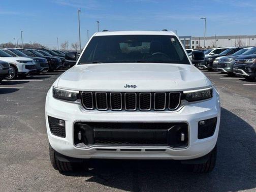 Bright White Clearcoat 2023 Jeep Grand Cherokee Overland