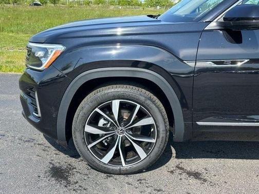 Deep Black Pearl Effect 2026 Volkswagen Atlas 2.0T SEL Premium R-Line