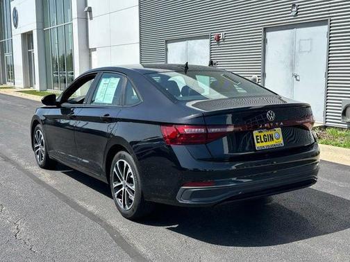 Deep Black Pearl Effect 2025 Volkswagen Jetta 1.5T Sport