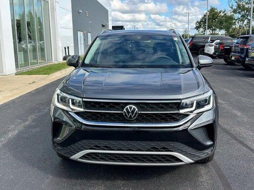 Platinum Gray Metallic 2023 Volkswagen Taos 1.5T SEL