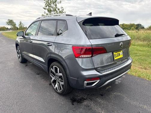 Platinum Gray Metallic 2023 Volkswagen Taos 1.5T SEL