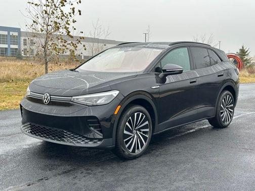 Deep Black Pearl Effect 2025 Volkswagen ID.4 Pro