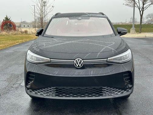 Deep Black Pearl Effect 2025 Volkswagen ID.4 Pro