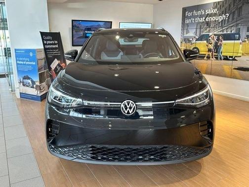 Deep Black Pearl Effect 2025 Volkswagen ID.4 Pro