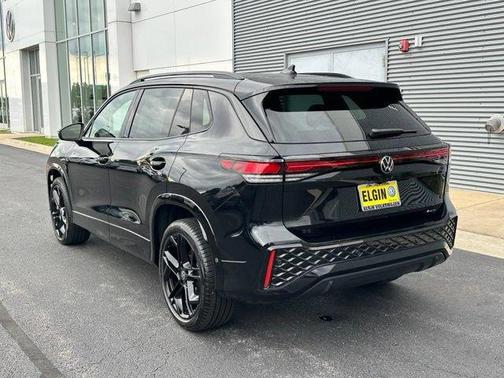 Deep Black Pearl Effect 2025 Volkswagen Tiguan 2.0T SE R-Line Black