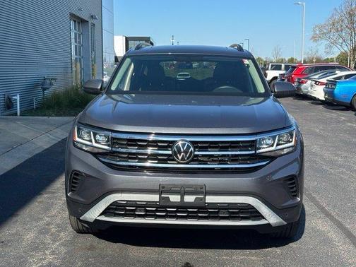 Platinum Gray Metallic 2023 Volkswagen Atlas 3.6L SE w/Technology