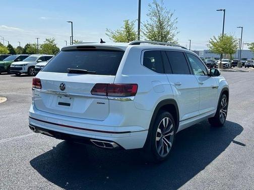 Oryx White Pearl Effect 2022 Volkswagen Atlas 3.6L SEL Premium R-Line