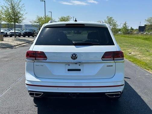Oryx White Pearl Effect 2022 Volkswagen Atlas 3.6L SEL Premium R-Line