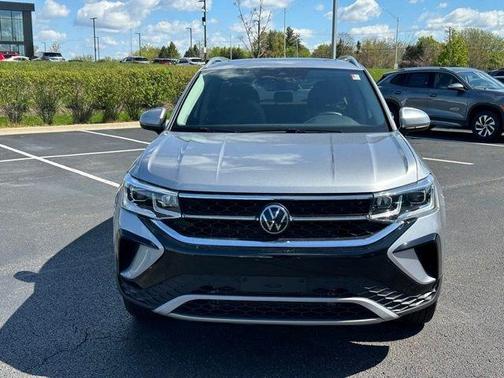 Pyrite Silver Metallic 2024 Volkswagen Taos 1.5T SEL