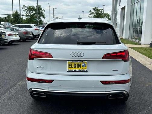 Glacier White Metallic 2023 Audi Q5 45 S line quattro Premium