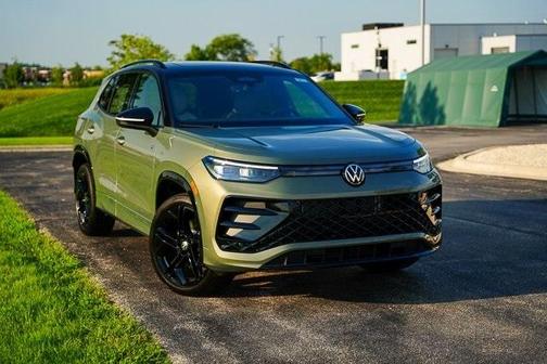 2025 Volkswagen Tiguan 2.0T SE R-Line Black