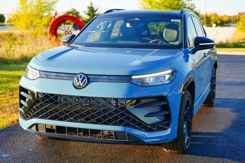 2025 Volkswagen Tiguan 2.0T SE R-Line Black