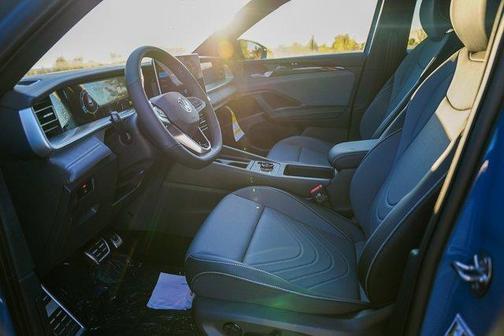 2025 Volkswagen Tiguan 2.0T SE R-Line Black