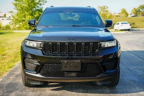 2022 Jeep Grand Cherokee Altitude