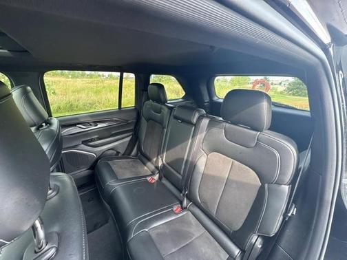 2022 Jeep Grand Cherokee Altitude