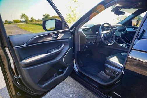 2022 Jeep Grand Cherokee Altitude