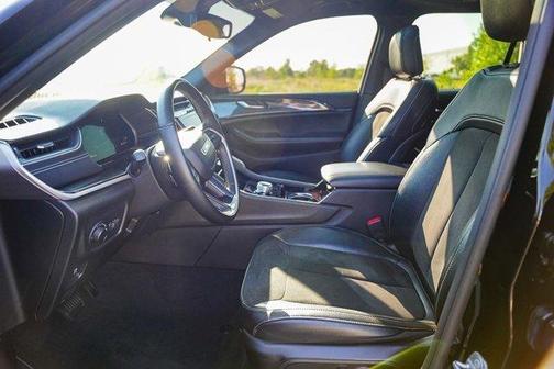 2022 Jeep Grand Cherokee Altitude