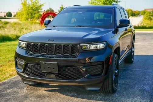 2022 Jeep Grand Cherokee Altitude