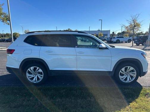 Pure White 2023 Volkswagen Atlas 2.0T SE