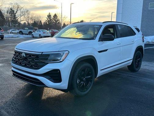 2026 Volkswagen Atlas Cross Sport 2.0T SEL R-Line Black