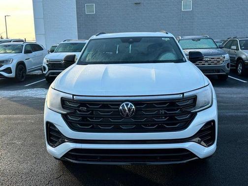 2026 Volkswagen Atlas Cross Sport 2.0T SEL R-Line Black