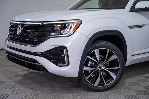 2025 Volkswagen Atlas Cross Sport 2.0T SEL Premium R-Line
