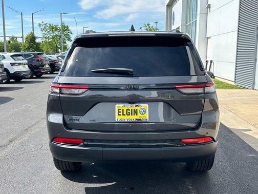 Metallic 2023 Jeep Grand Cherokee Altitude