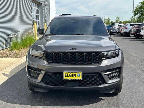 Metallic 2023 Jeep Grand Cherokee Altitude