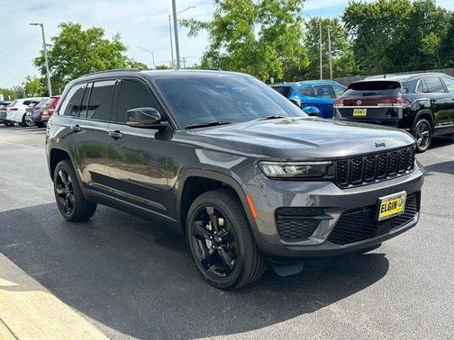 Metallic 2023 Jeep Grand Cherokee Altitude