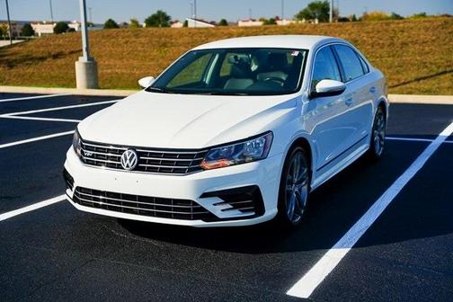 2016 Volkswagen Passat 1.8T R-Line w/ Comfort