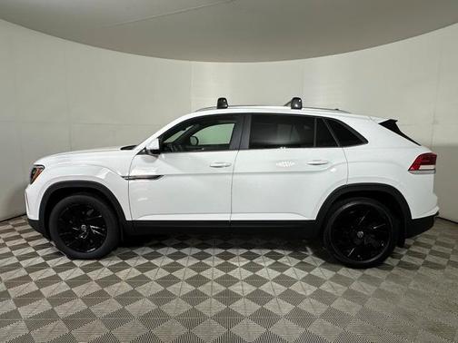 2025 Volkswagen Atlas Cross Sport 2.0T SE w/Technology