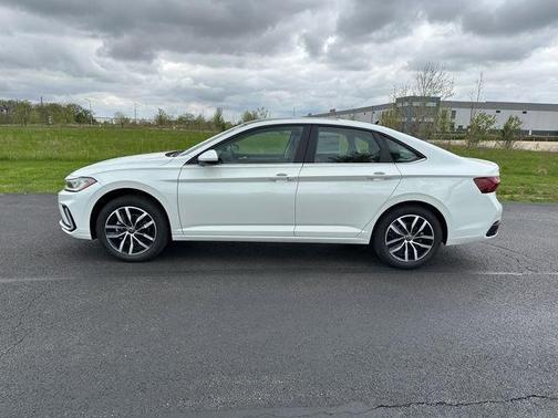 White 2026 Volkswagen Jetta 1.5T SE