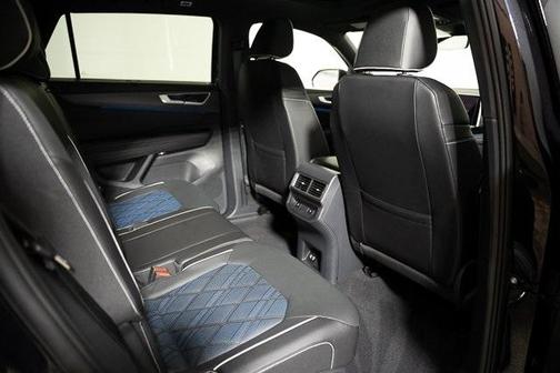 2025 Volkswagen Atlas Cross Sport 2.0T SEL Premium R-Line