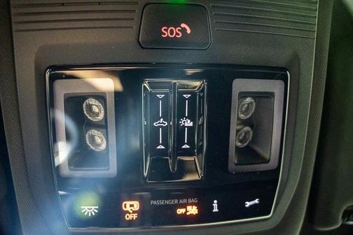 2025 Volkswagen Atlas Cross Sport 2.0T SEL Premium R-Line