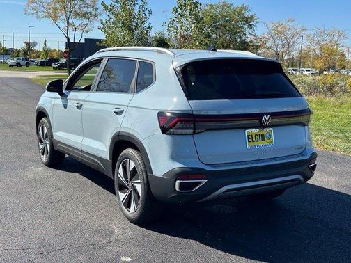 Gray 2027 Volkswagen Taos 1.5T SE