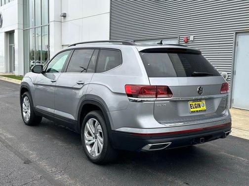 Pyrite Silver Metallic 2023 Volkswagen Atlas 3.6L SE w/Technology