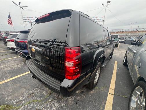 Black 2014 Chevrolet Suburban 1500 LT