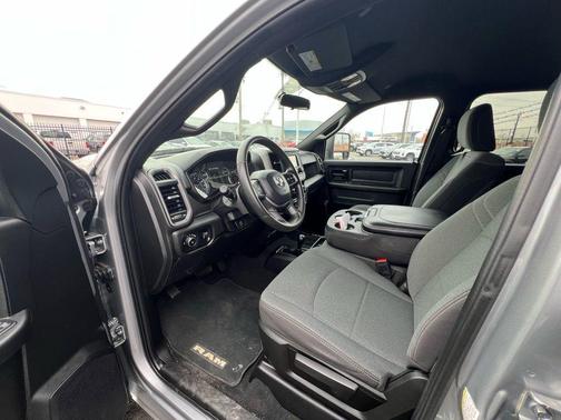 2023 RAM 2500 Tradesman Crew Cab 4x4 6'4' Box