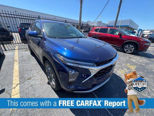 Blue Glow Metallic 2024 Chevrolet Trax LT