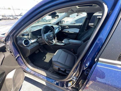 Blue Glow Metallic 2024 Chevrolet Trax LT