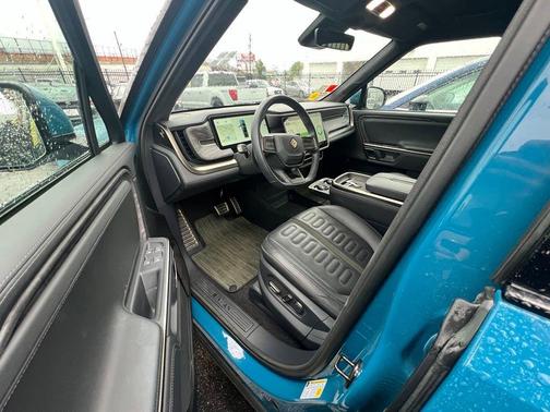 2022 Rivian R1T Adventure