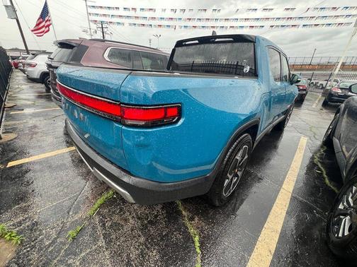 2022 Rivian R1T Adventure