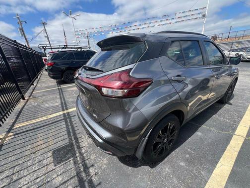 Gun Metallic 2021 Nissan Kicks SR