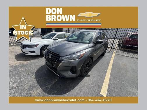 Gun Metallic 2021 Nissan Kicks SR
