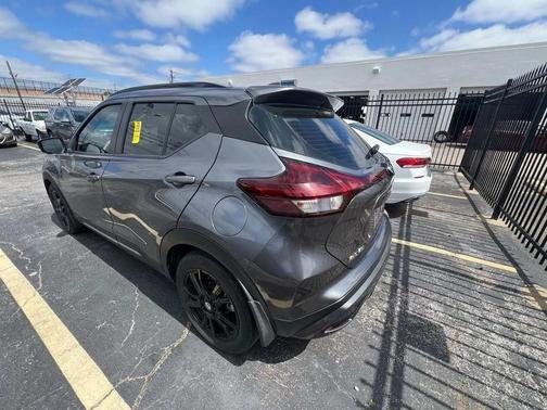 Gun Metallic 2021 Nissan Kicks SR