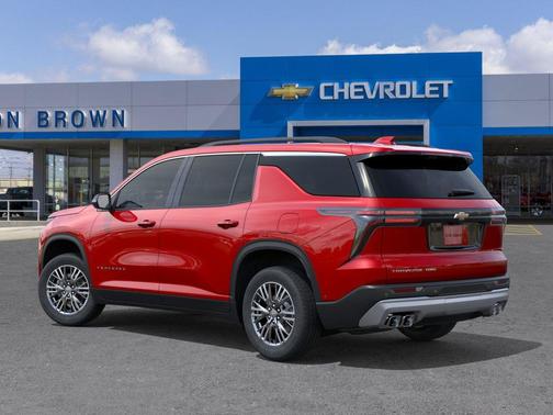 Radiant Red Tintcoat 2026 Chevrolet Traverse LT