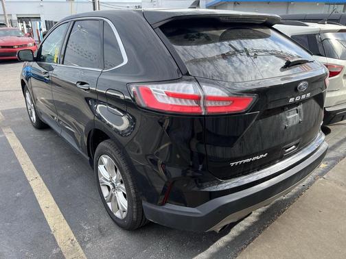 2022 Ford Edge Titanium