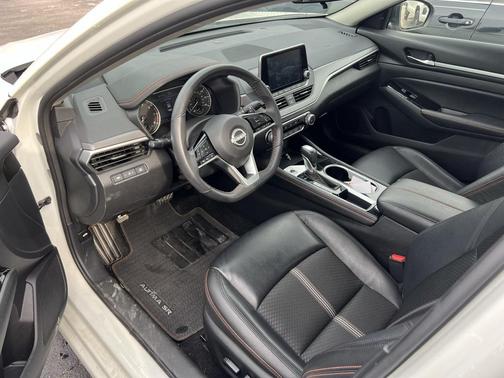 2025 Nissan Altima SR FWD