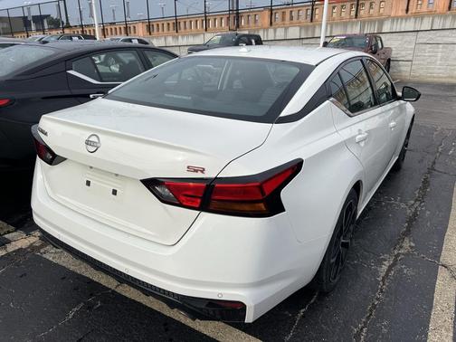 2025 Nissan Altima SR FWD